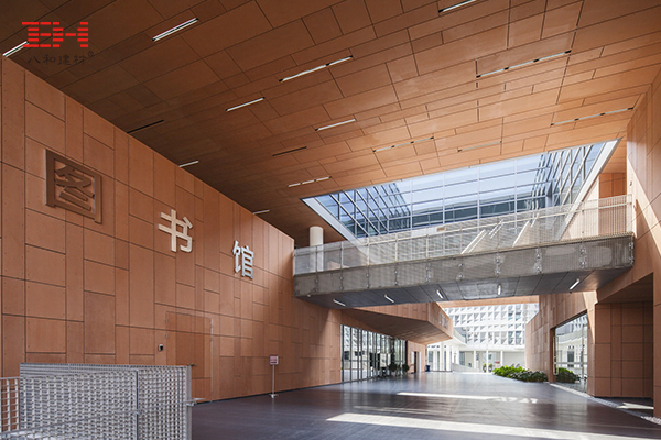 造型鋁單板、格柵、金屬拉伸板-南方科技大學(xué)讀書館02.jpg